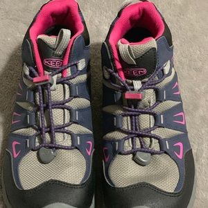 Keen Oakridge Waterproof Hiking Boots Girls 6